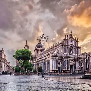 monument-home-catania-95121.sicilyhotelsitaly.net/